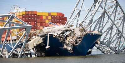 Bridge collapsed on the container ship Dali