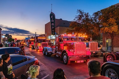 Peterbilt Price & Class parade