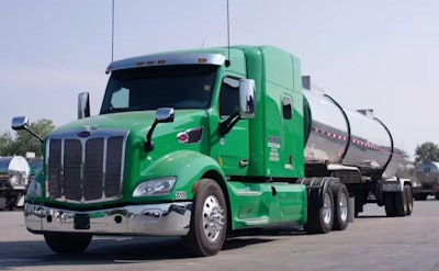Heniff tractor-trailer