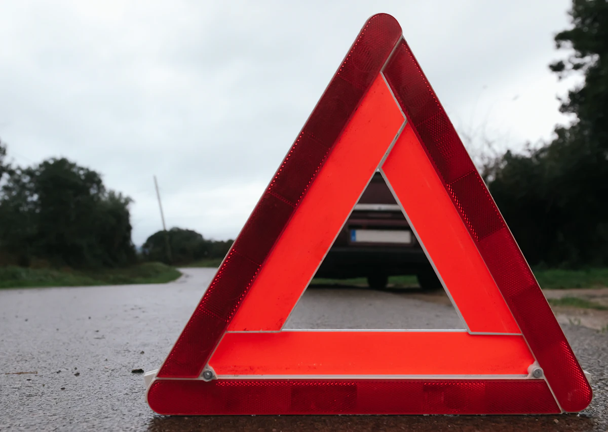 FMCSA to study roadside warning devices placed by truckers