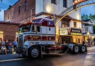 2000 Kenworth K100E