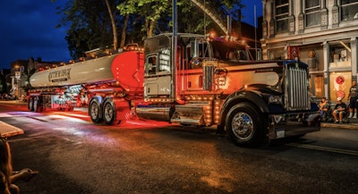 2024 Kenworth W900