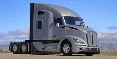 Kenworth Donates T680 as 2025 “Transition Trucking: Driving for Excellence” Award