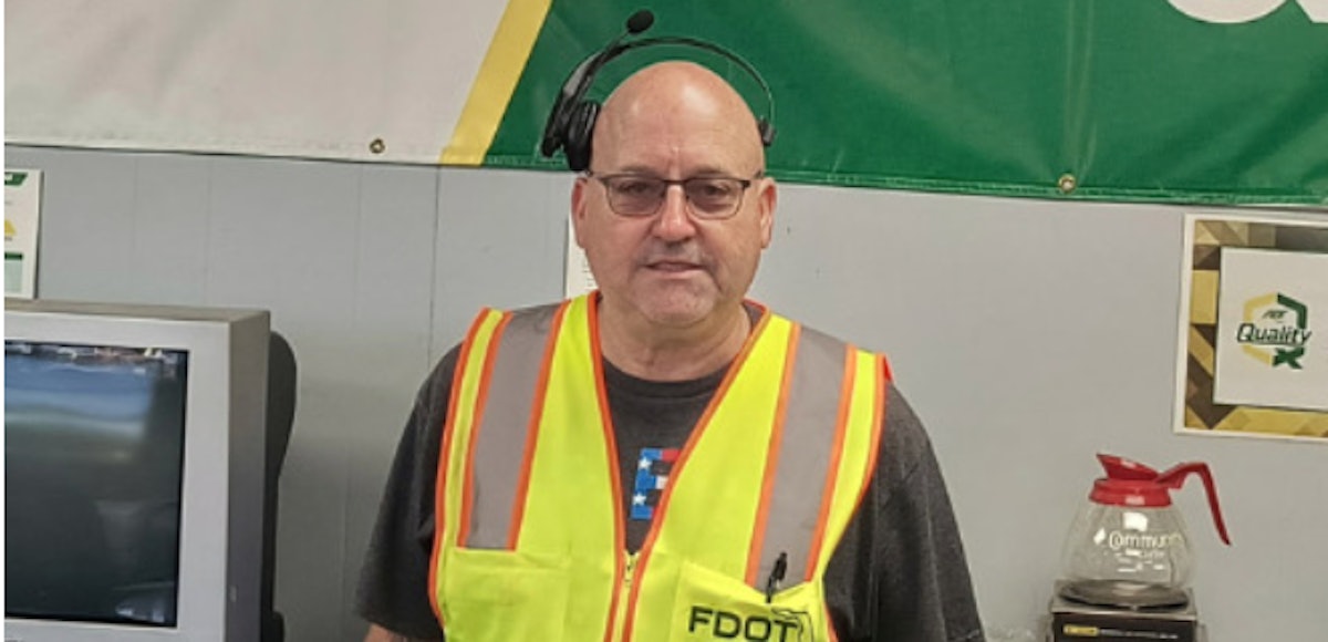 TCA names Florida trucker Highway Angel for aiding a fellow driver