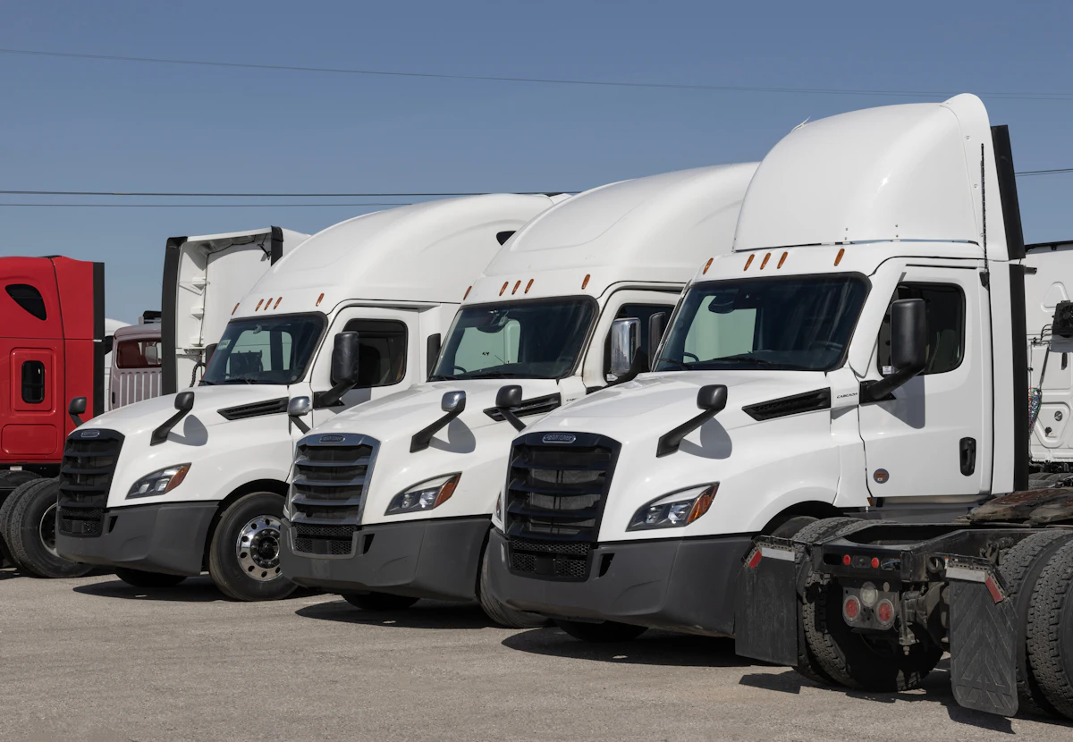 Trump delays imposition of tariffs on heavy-duty trucks until Nov. 1