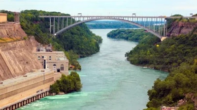 Lewiston-Queenston International Bridge