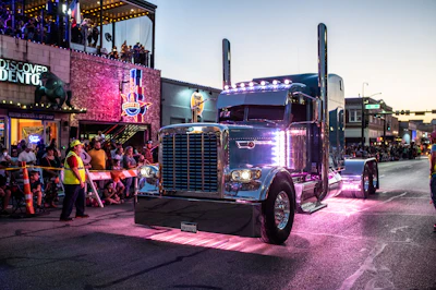 Image 1 2025 Peterbilt Pride And Class Parade