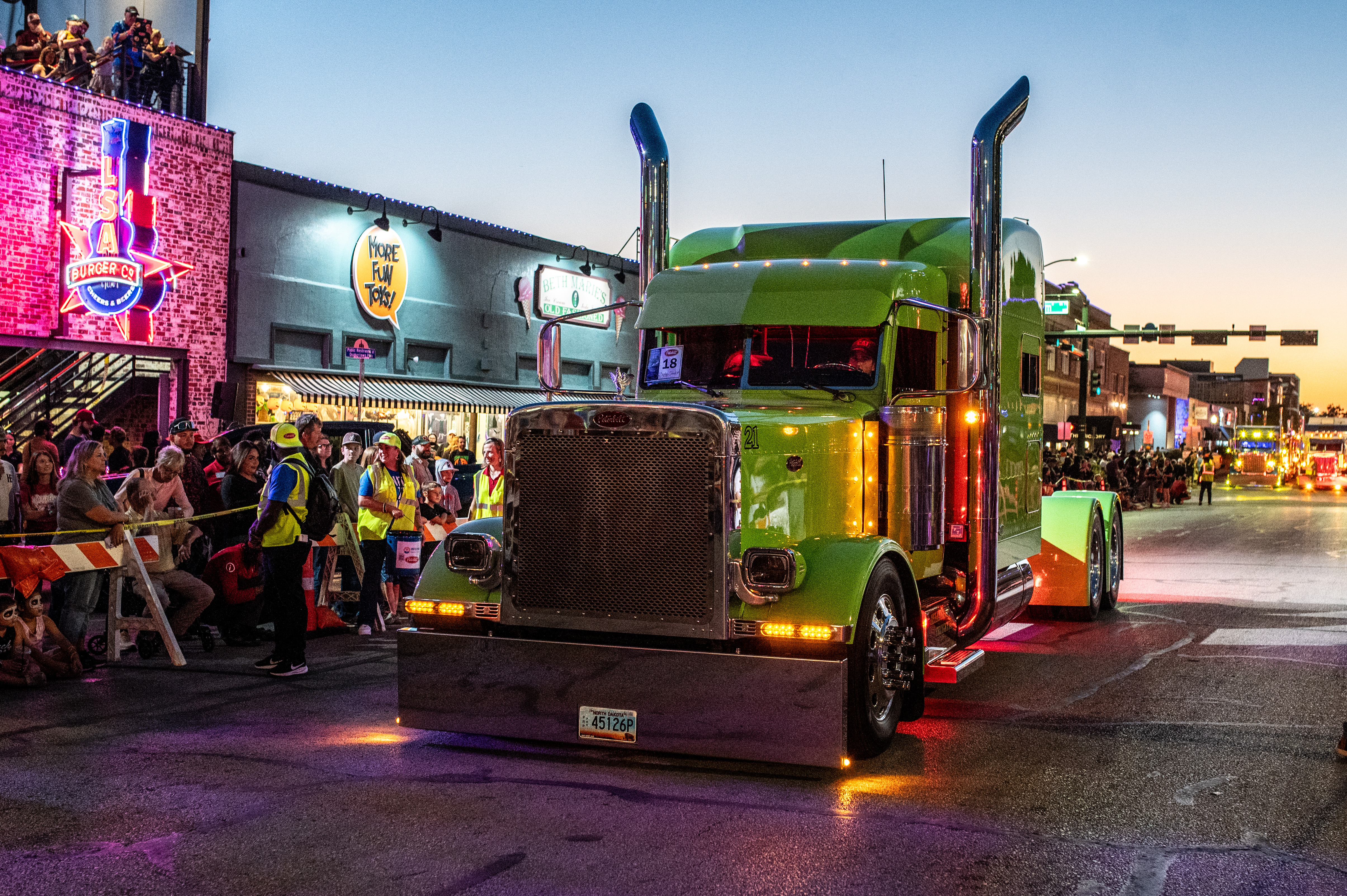 Image 2 2025 Peterbilt Pride And Class Parade