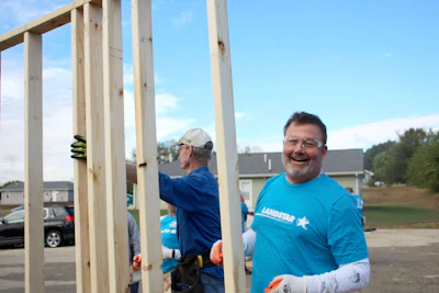 Landstar employees helped Habitat for Humanity in 2025.