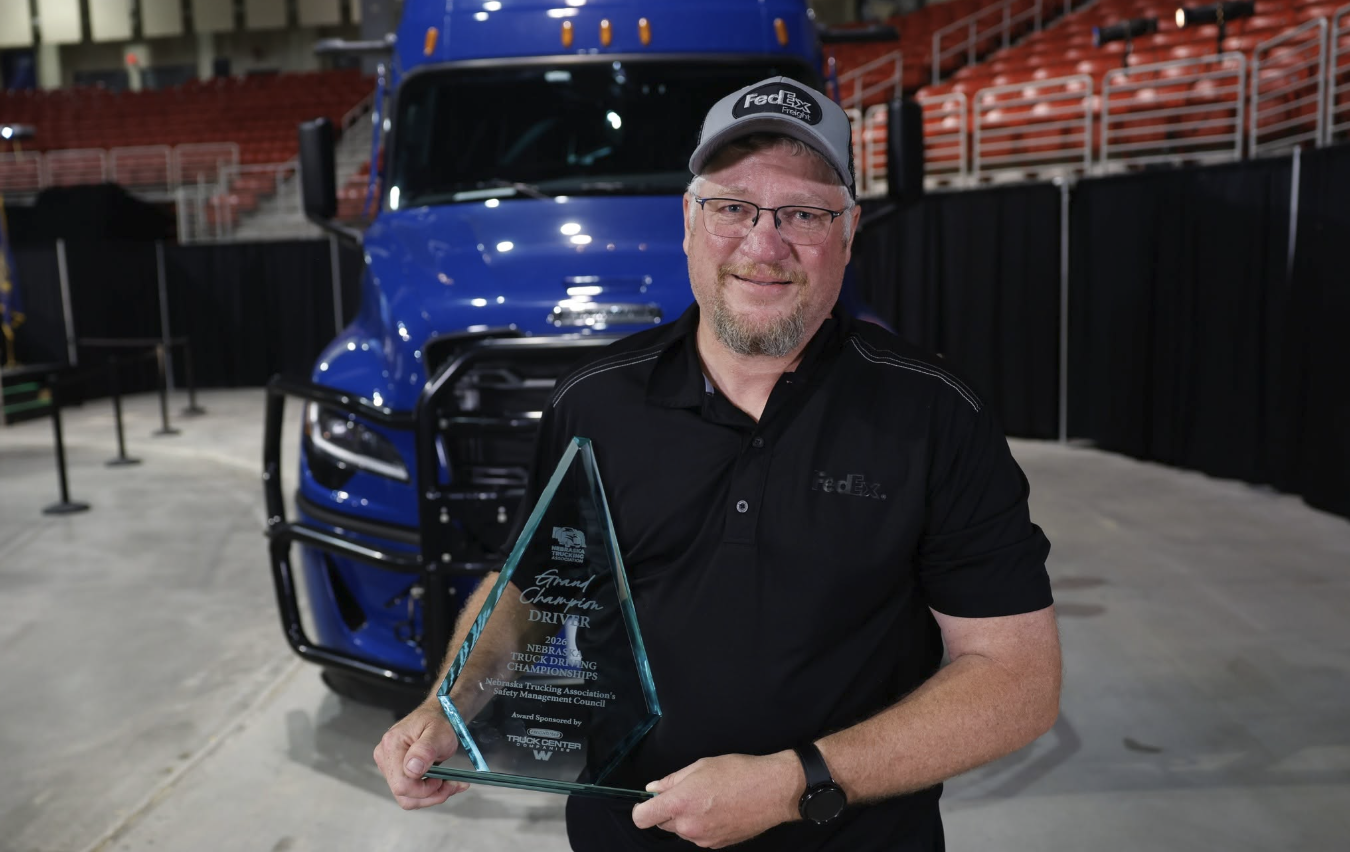 Grand Champion Paul Badgett of FedEx Freight, Inc.