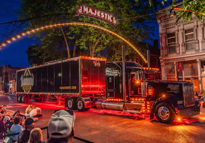 Kenworth W900L